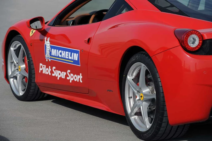Supercar a confronto con Michelin Pilot Super Sport