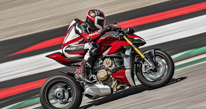 Ducati Streetfighter V4: la nuova naked presentata sul web