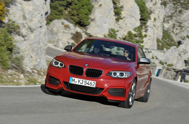 Nuova Bmw Serie 2 Coupé e M235i Coupé: immagini ufficiali