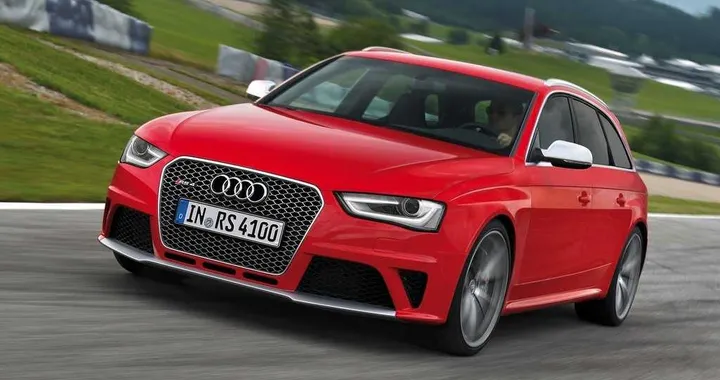 Audi RS4 Avant: nuove foto in pista