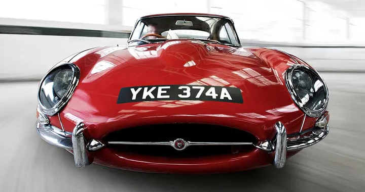 La Jaguar E-Type a teatro con Shakespeare