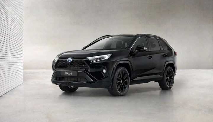 Toyota RAV4 Hybrid Black Edition: immagini ufficiali