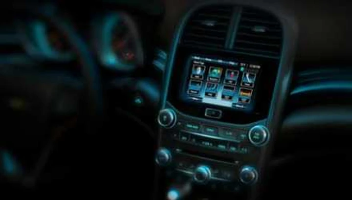 Chevrolet Malibu: un teaser mostra gli interni