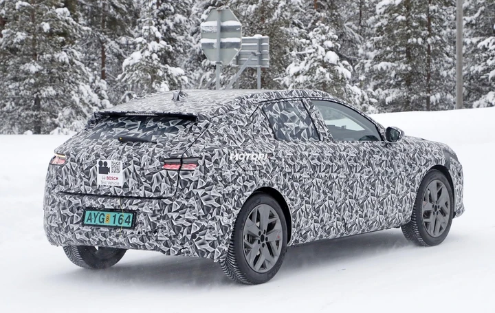 DS4 Crossback: le foto spia