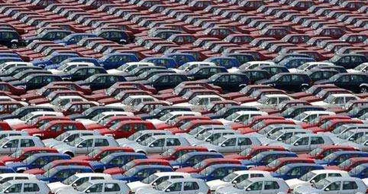 Aprile dolce dormire... degli acquirenti auto
