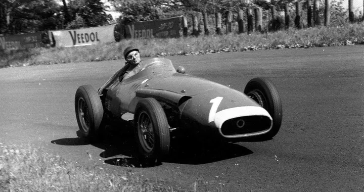 Juan Manuel Fangio: 100 anni fa nasceva il Campionissimo