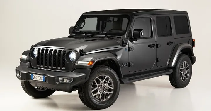 Jeep Wrangler 4xe First Edition: prenotazione online e dotazioni