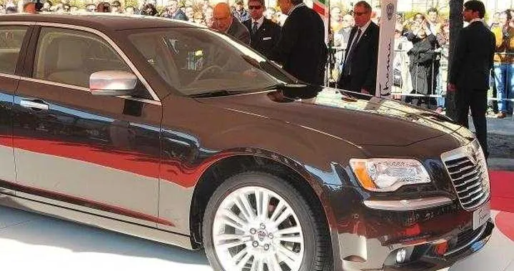 Lancia Thema presentata a Napolitano: «E' bellissima»