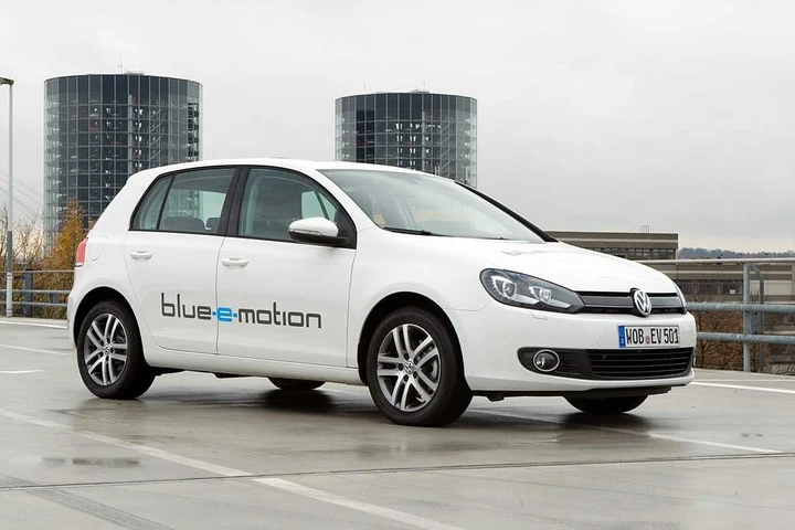 Golf blue-e-motion: l'elettrica attesa per il 2014