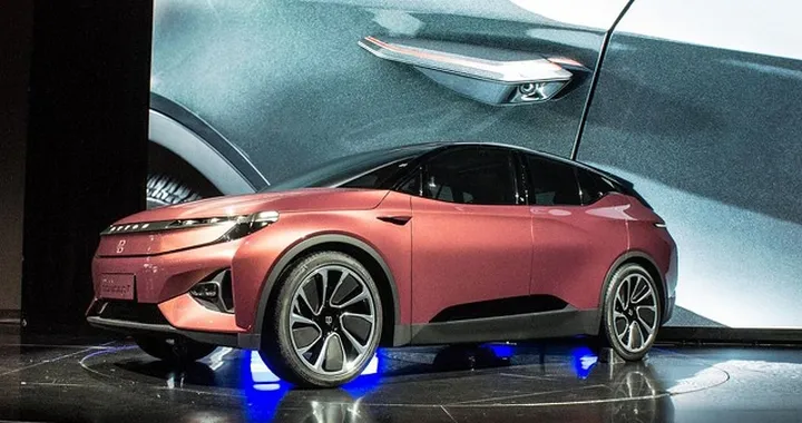 Byton: SUV elettrico a guida autonoma al CES di Las Vegas