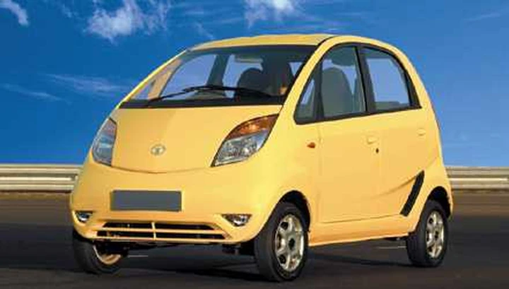 Tata Nano, costa poco ma brucia in fretta