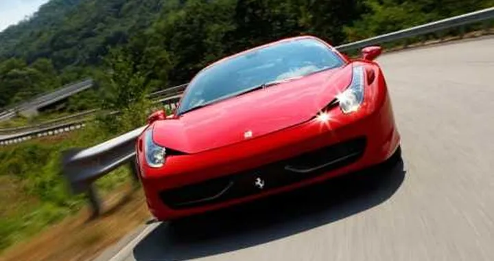 Incendi Ferrari 458 Italia: la causa, un collante