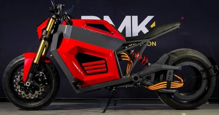 La moto elettrica con il motore nel cerchio: eccola, si chiama Rmk E2