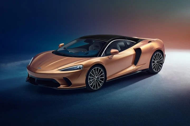 Nuova McLaren GT: immagini ufficiali