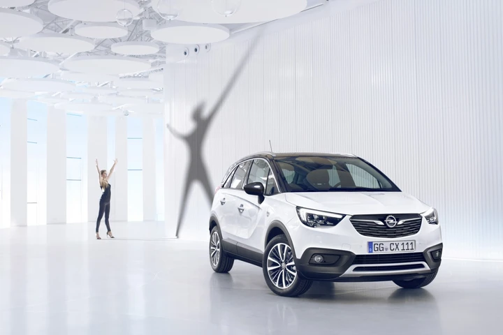Opel Crossland X: prime immagini