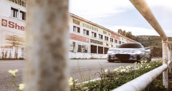 La Maserati MC20 celebra l’80° anniversario della vittoria alla Targa Florio