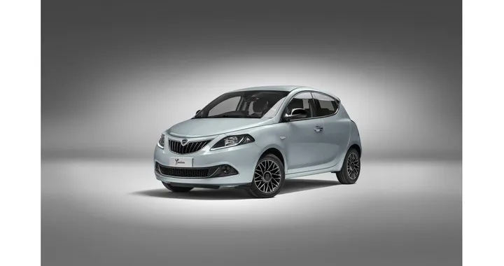 Lancia Ypsilon 2023: interni, novità, prezzo