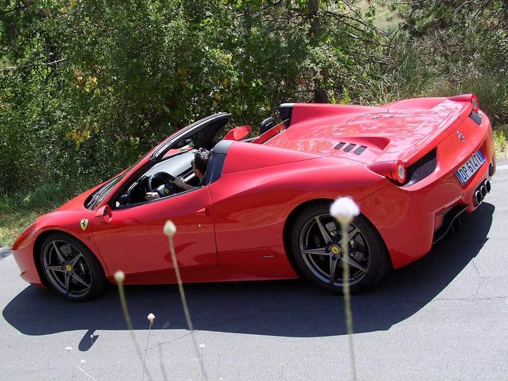 Ferrari 458 Spider: prova su strada