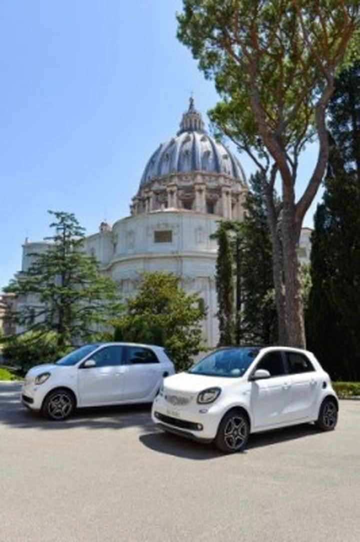 Smart EQ ForFour: due elettriche per il Vaticano