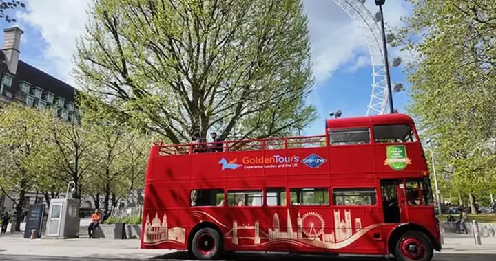 Retrofit elettrico a Londra: il bus Routemaster degli anni '60 torna a viaggiare