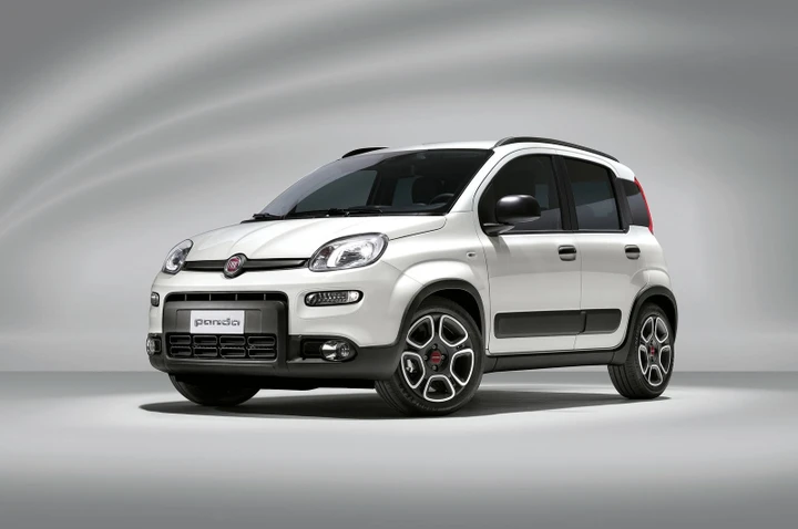 Auto più vendute a giugno 2022: classifica per segmento