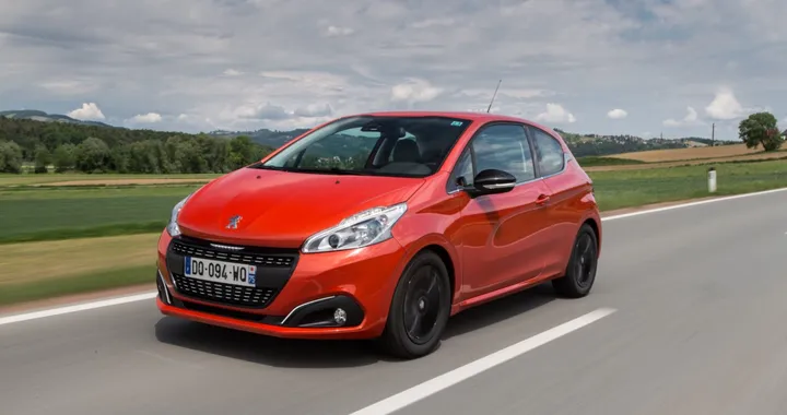 Peugeot 208 restyling 2015: primo contatto