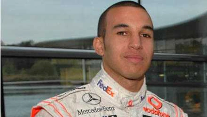 A Button e Hamilton il serbatoio in più non piace