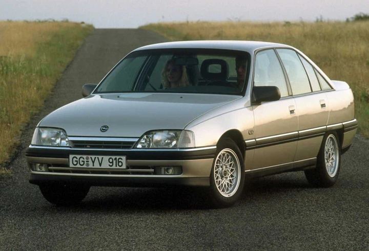 Opel Omega 1986 - 2003: la storia nelle immagini