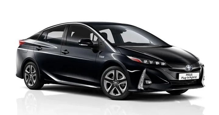 Toyota Prius Plug-in: adesso ha cinque posti