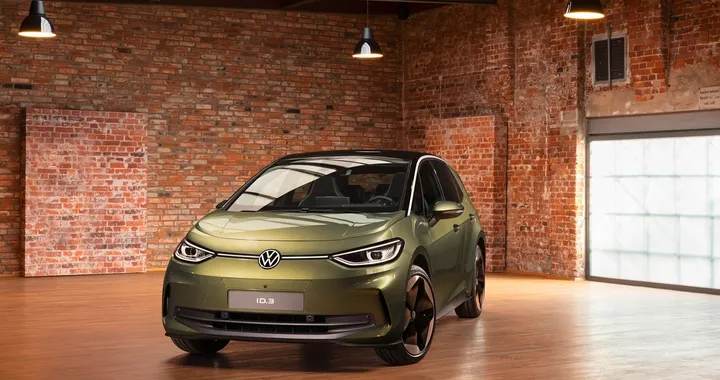 Volkswagen ID.3 2023 restyling: novità, autonomia, interni, prezzi