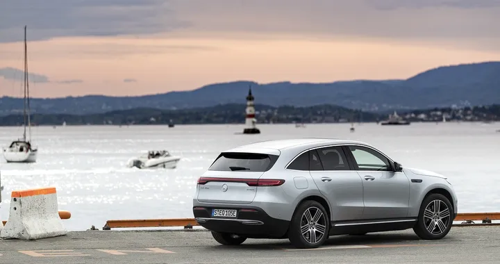 Mercedes-Benz EQC, la prova su strada del SUV elettrico