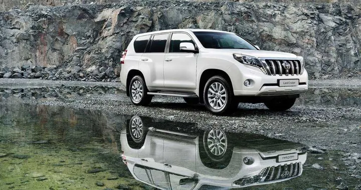 Toyota Land Cruiser 2014: immagini e caratteristiche