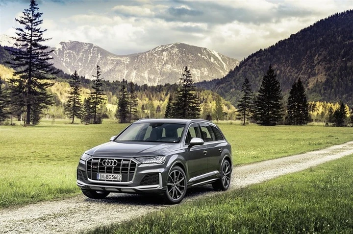 Audi SQ7 TFSI e Audi SQ8 TFSI: prezzi e allestimenti
