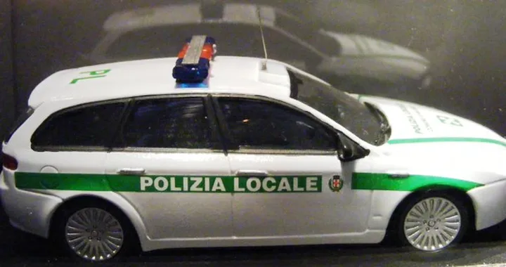 Le auto della polizia locale di Segrate all'asta