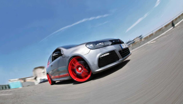 Volkswagen Golf R by Sport-Wheels