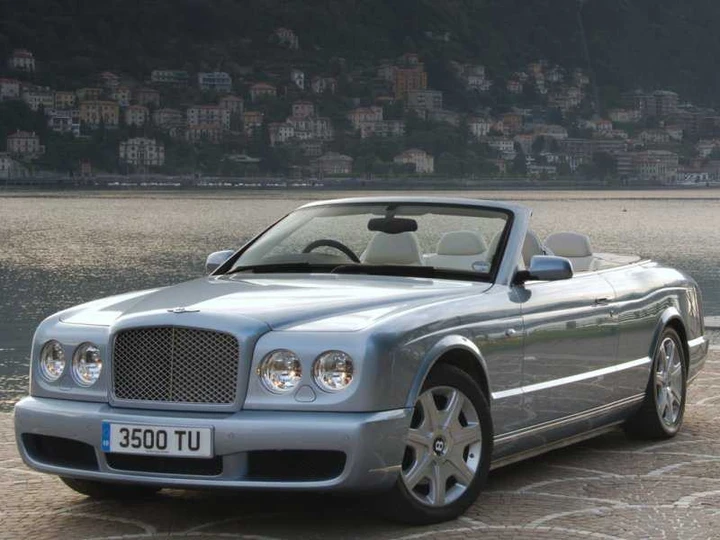 La Bentley Azure esce di scena