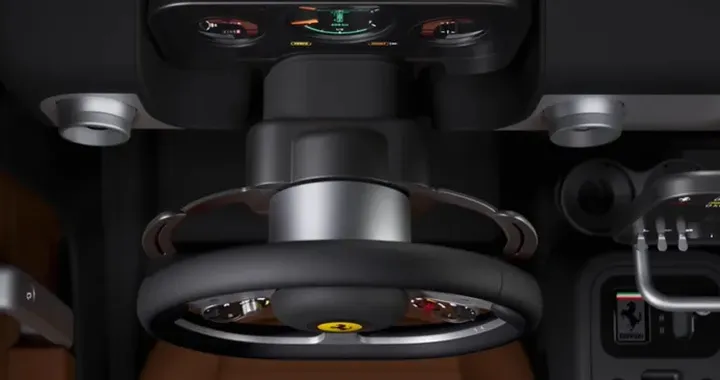 Nuova Ferrari Luce: video svela abitacolo hi-tech e dettagli esclusivi