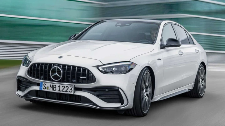Mercedes C43 AMG: è ibrida e perde 2 cilindri