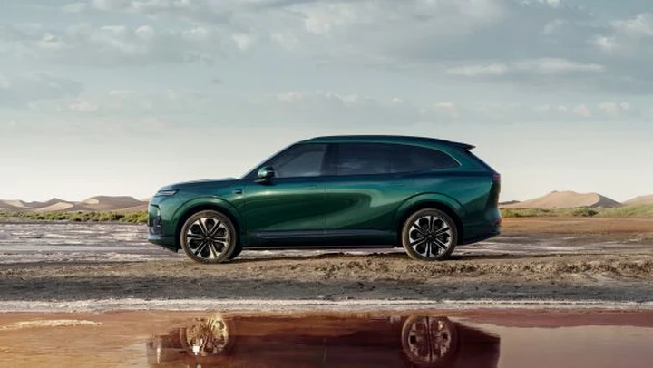 XPENG G9L: il nuovo SUV di lusso debutta a Parigi