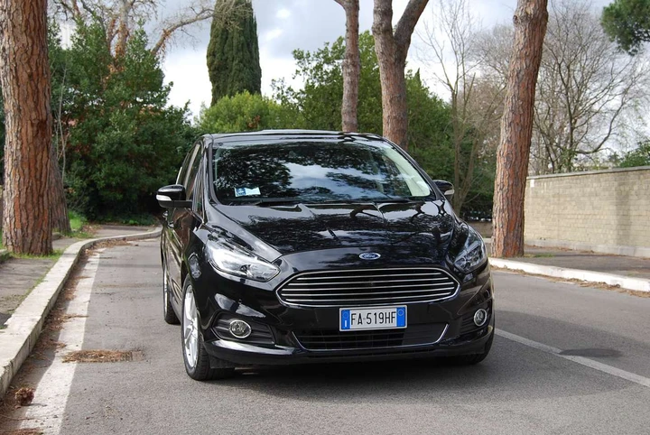 Ford S-Max 2.0 TDCi Titanium AWD: la prova su strada