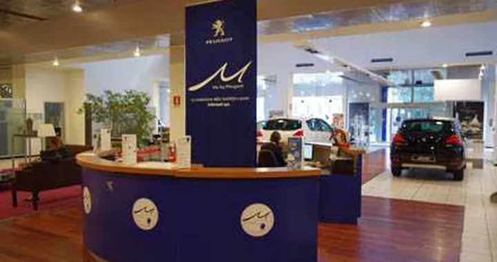 MU, la prima Peugeot in noleggio una 207 CC