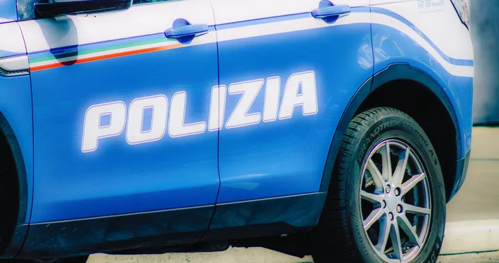 Giovane sfida la Polizia, ma viene fermato con una tecnologia avanzata