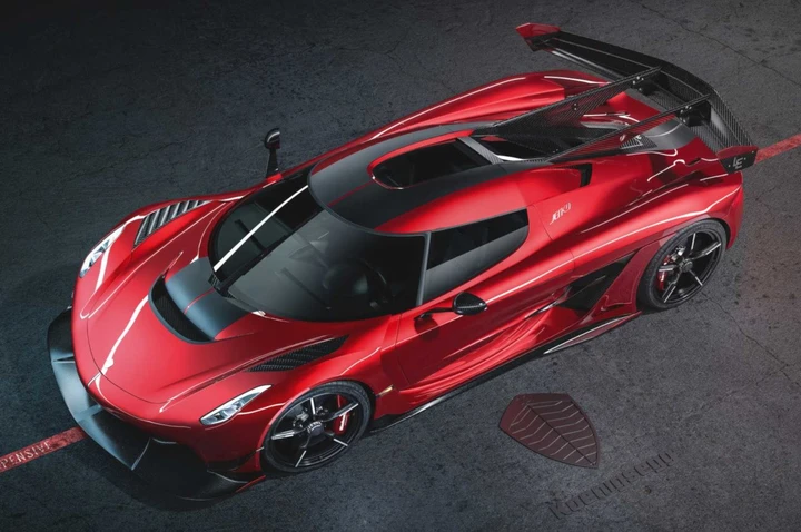 Koenigsegg Jesko Red Cherry Edition: immagini ufficiali