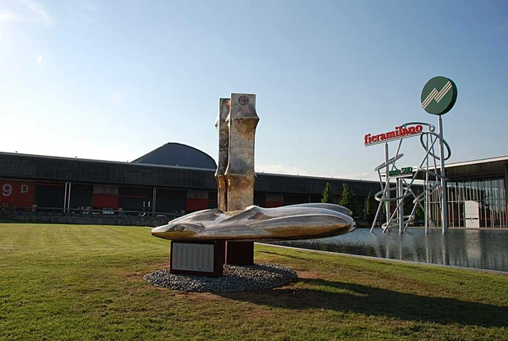Alfa Romeo, una scultura per i 100 anni