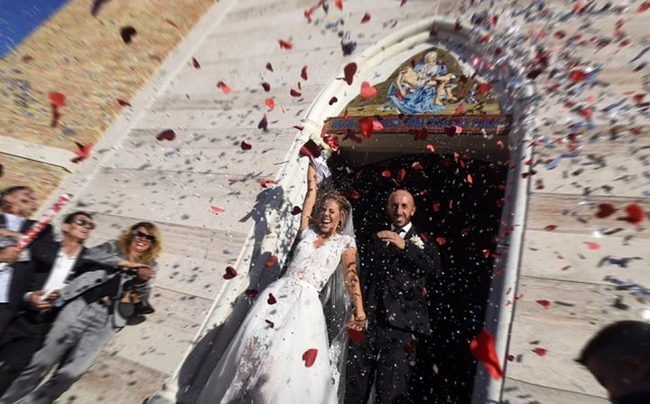 Tony Cairoli si è sposato: il matrimonio in Fiat 500 con la bella Jill Cox