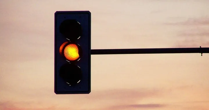 Multa semaforo: valida anche se il giallo dura poco