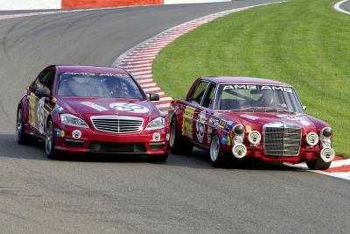 Sfida nel tempo: AMG oggi vs. AMG ieri