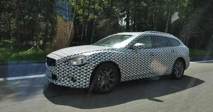 Nuova Mazda6 Wagon, la prima foto spia