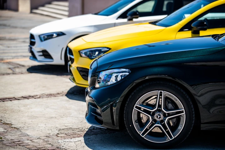 Mercedes: al volante delle berline compatte