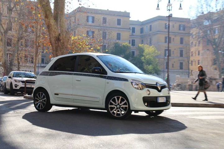 Renault Twingo la Parisienne TCe 90 EDC: la prova su strada
